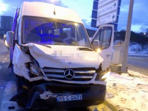 Öğrenci Servisi Kaza Yaptı: 7 Yaralı