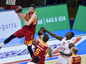 Galatasaray İtalyan Temsilcisini Devirdi