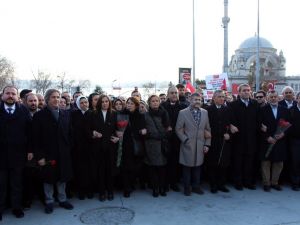 Ak Parti’li Milletvekilleri Şehitler Tepesinde Dua Etti
