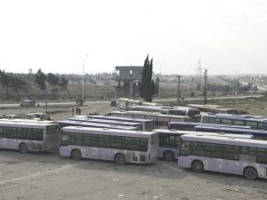 Otobüsler Tahliyeler İçin Halep’te