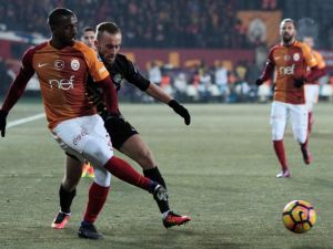 Cimbom 1 Puana Razı Oldu
