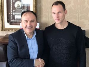 Sivasspor Dejan Kelhar İle 6 Aylık Sözleşme İmzaladı