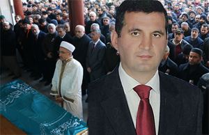 Vefat Eden RTEÜ Rektör Yardımcısı Efe'nin Cenazesini Rektör Karaman Kıldırdı