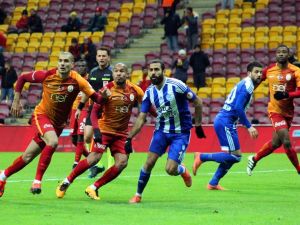 İlk Yarı "Sessiz" Bitti