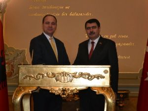 Arnavutluk Cumhurbaşkanı İstanbul Valiliğini Ziyaret Etti
