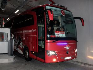 Yıldızlar Karması Stada Geldi