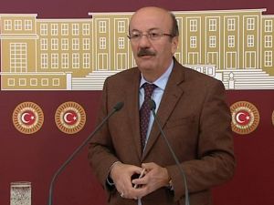 Bekaroğlu’nun Atatürk Heykeli Açıklamaları CHP’yi Karıştıracak Cinsten