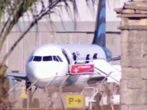 Kaçırılan Uçaktaki Yolculardan 25’i Serbest Bırakıldı