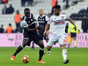 Beşiktaş, Liderin Ensesinde