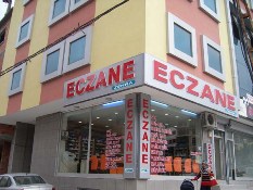 3 Bin eczacı kepenk kapatabilir