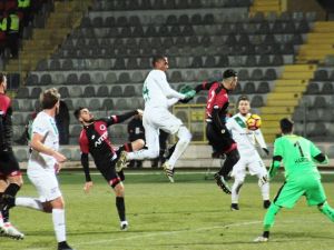 Gençler, Timsah’ı Avladı
