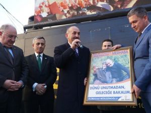 Bakan Müezzinoğlu’nu Duygulandıran Hediye