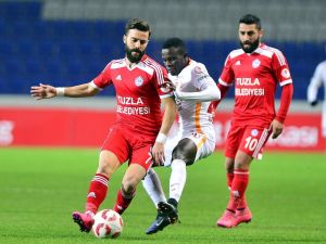 İlk Yarı Galatasaray’ın