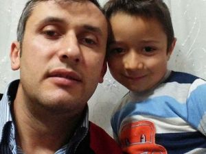 Küçük Çocuk Evinde Ölü Bulundu