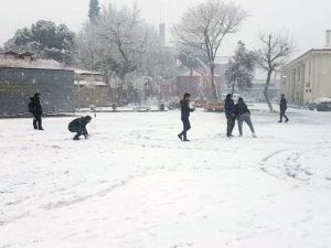 Ankara ve 11 ilde eğitime kar engeli