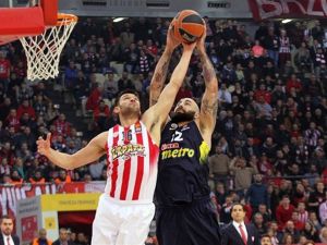 Fenerbahçe 6. Mağlubiyetini Aldı
