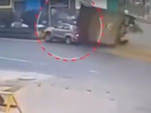 Kamyon Aracı Hurdaya Çevirdi: 1 Ölü