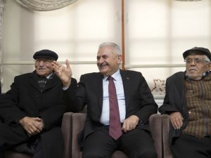 Başbakan Yıldırım Emekli Vatandaşlarla Bir Araya Geldi