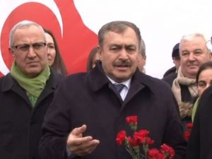 Bakan Eroğlu Şehitler Tepesi’nde