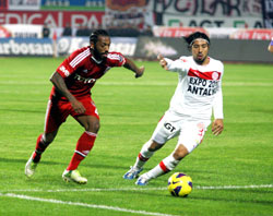 Almeida hat-trick yaptı, 8 gollü maçı Kartal kazandı