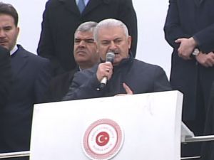 Yıldırım Mültecilere Seslendi: "Kimse Yoksa Türkiye Var"