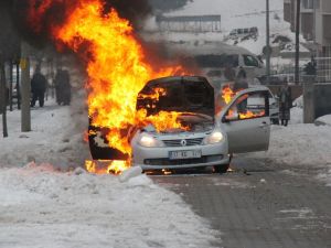 Sürücü Canını Son Anda Kurtardı