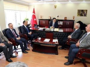 Gümüşhane Valisi Okay Memiş Yeni Yılın İlk Toplantısını İl Özel İdaresinde Yaptı