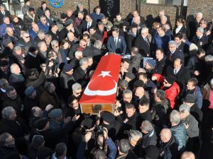 Cenaze Töreninde Chp’lilerin ‘Biz De Konuşacağız’ Tartışması