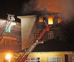 Rize'de 5 Katlı Binada Korkutan Yangın