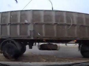 Tır Otomobile Böyle Çarptı