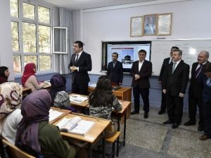 Vali Memiş’ten Öğretmen Ve Öğrencilere Moral Ziyaretleri