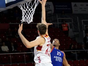 Anadolu Efes, Aslan’ı Devirdi