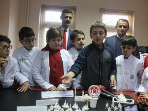3 Boyutlu Yazıcılar İle Tarihi Eserlerin, Çizgi Film Kahramanlarının Minyatürlerini Yapıyorlar