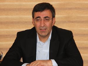 "Sosyal Medyadaki Gazeteciliğin Tarif Edilmesi Lazım"