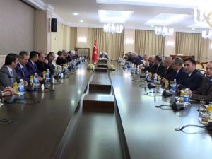 Başbakan Yıldırım, Türkmen Siyasetçilerle Görüştü