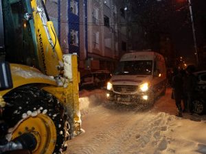 Miraç Bebek İçin Karda Zamanla Yarış
