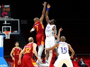 Nefes Kesen Derbi Anadolu Efes’in