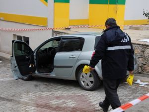 Eski Ak Partili Aracında İnfaz Edildi