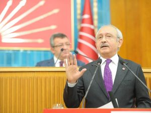 Kürsüde Baykal’ı Övdü