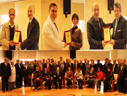 Rize'de Sağlıkta Hizmet Eden Eski Yöneticilere Plaket Verildi