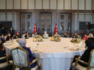 Emine Erdoğan Büyükelçi Eşleri İle Bir Araya Geldi