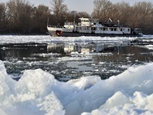 Tuna Nehri Buz Tuttu