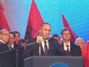 Eski Başbakan Kefaletle Serbest