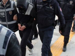 5 Polis Ve 1 Akademisyene Fetö’den Tutuklama