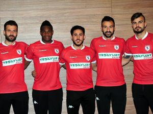 Samsunspor 5 Futbolcuyla Sözleşme İmzaladı