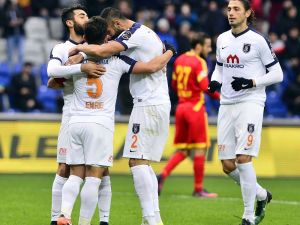 Başakşehir 5. Viteste!