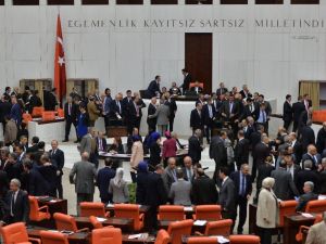 Anayasa Değişiklik Teklifi Görüşmelerinin İlk Turu Tamamlandı