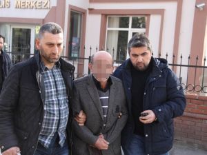 Kendisini Tehdit Eden Oğlunu Tüfekle Vurdu