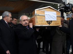 Kılıçdaroğlu Tabutu Omuzladı