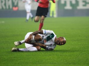 Joshua John’un Ayağına 12 Dikiş Atıldı